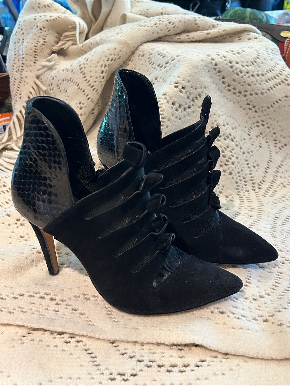 Sarah Flint Sz 37.5 Black Pointed-Toe Suede High Heel Snake Skin Ankle Booties